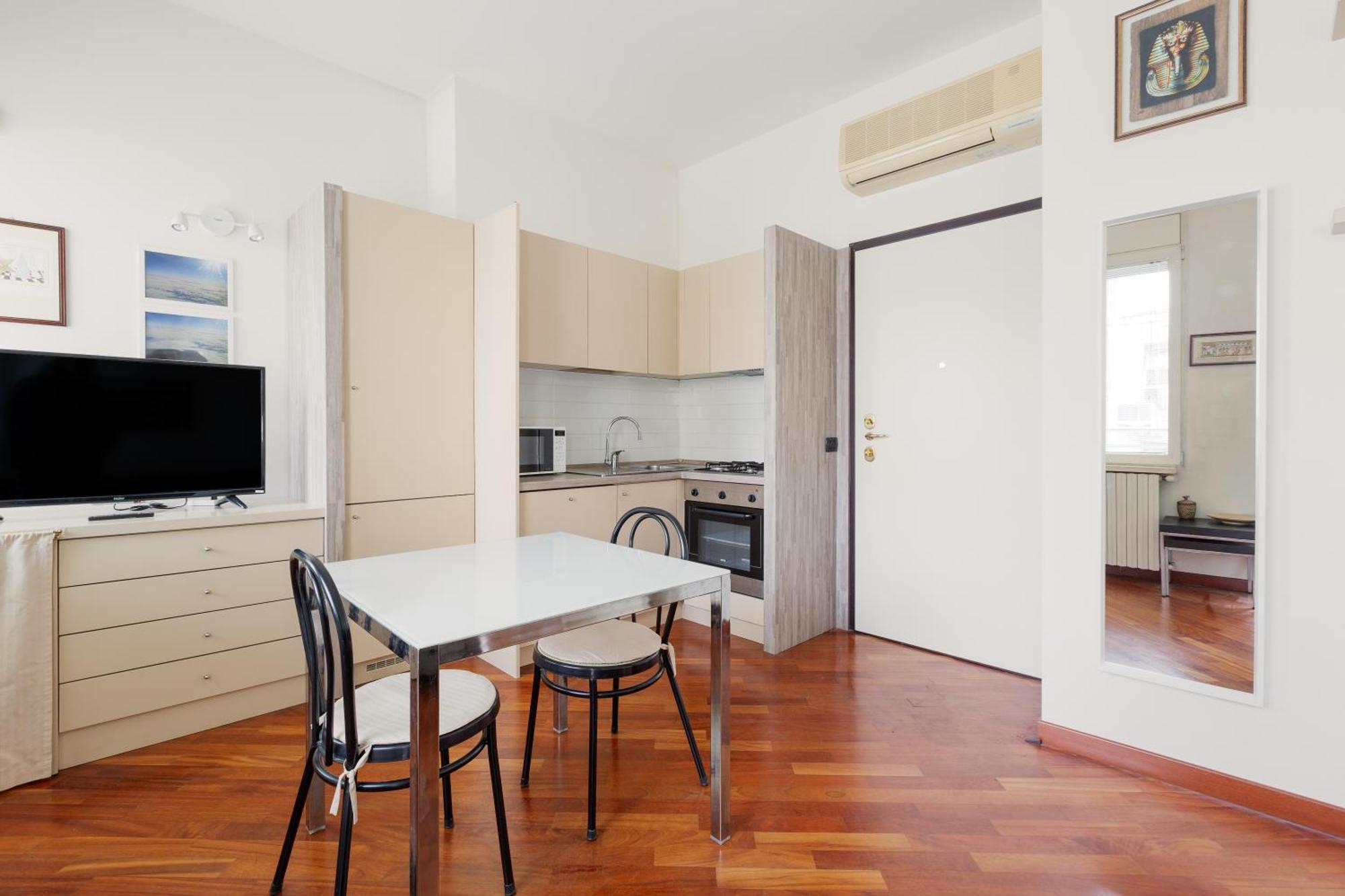 Bright & Comfy Apartment With Parking Milano Dış mekan fotoğraf